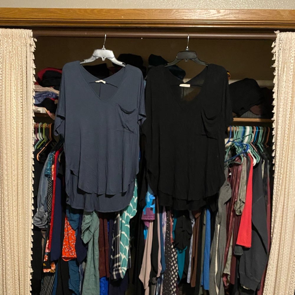 2 Lush Slub Knit Front Pocket Tees Size Large